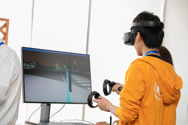 Technology at AU Japan 2018