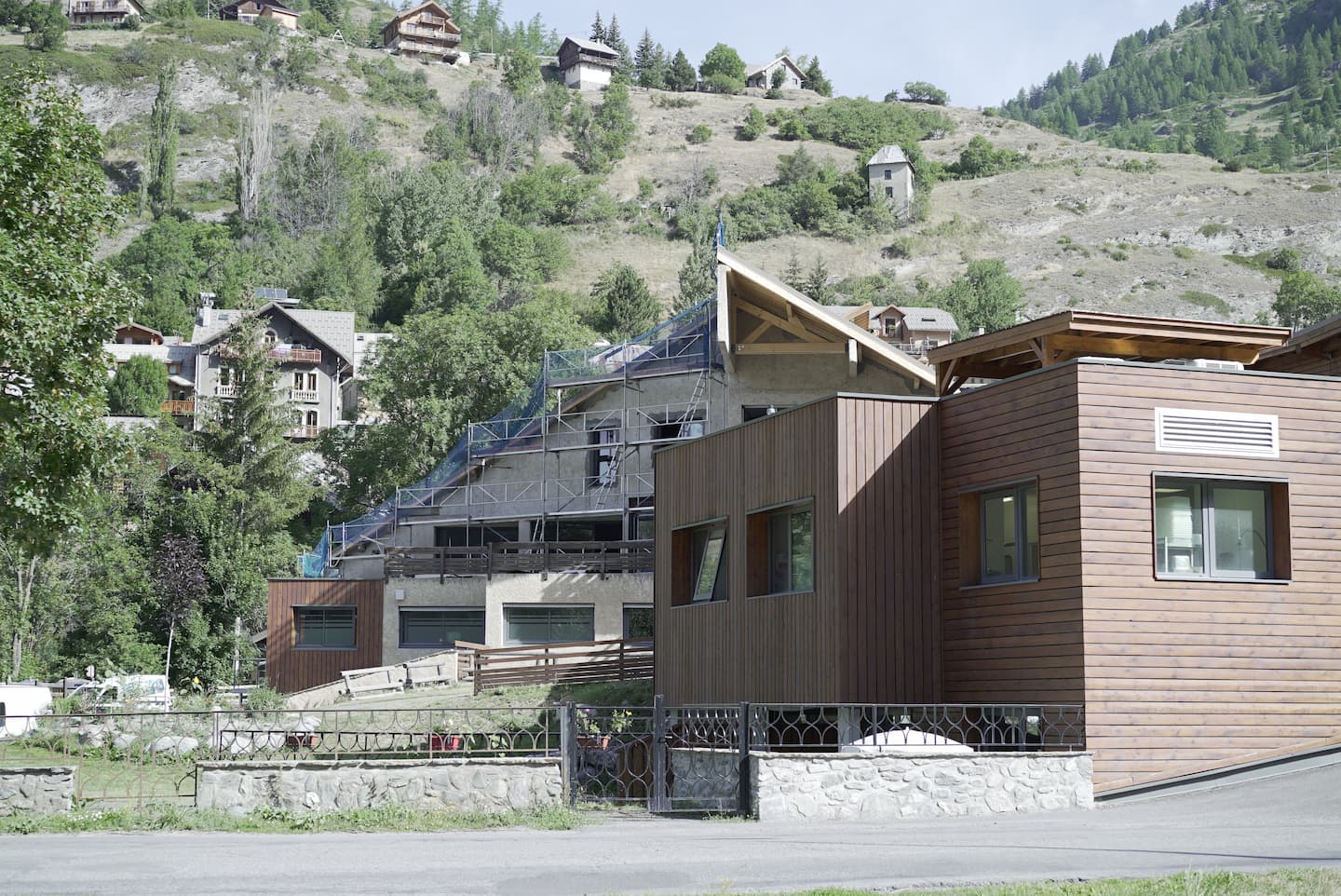 Photo of hospital exterior