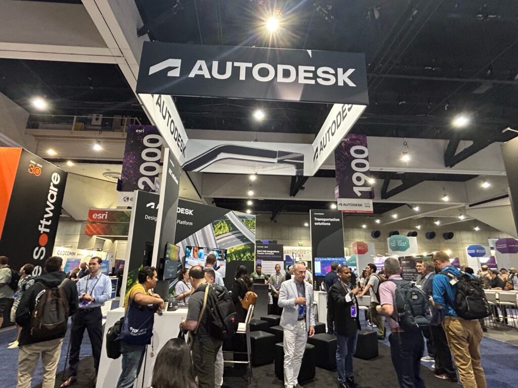 Autodesk’s booth in the exhibit hall was packed with GIS professionals meeting with Autodesk experts talking through real-world problems in AEC, Transportation, and Water. 