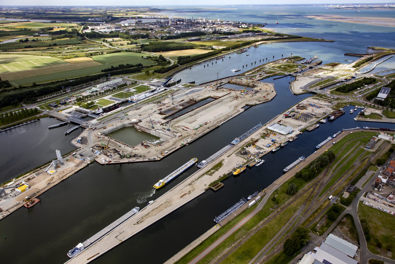 Overview of the construction site.