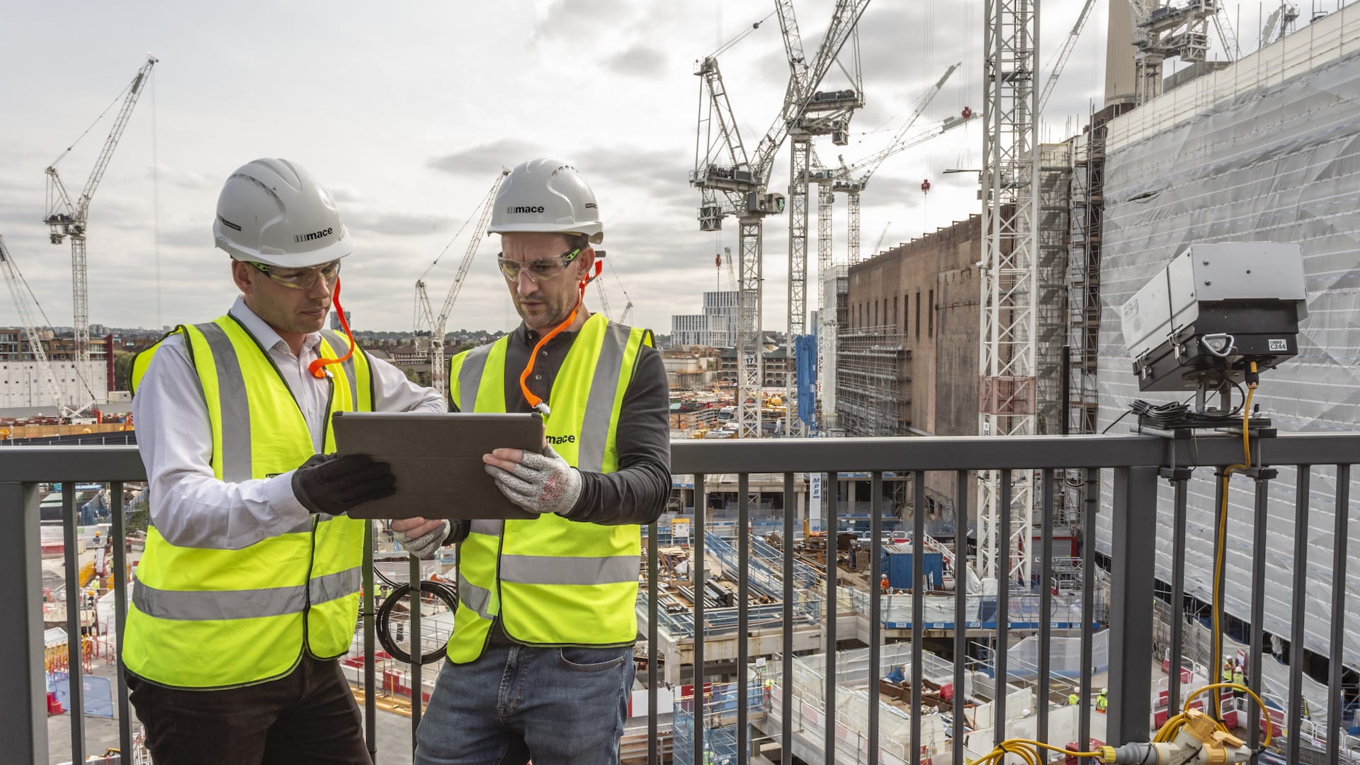 Measuring Construction Performance How Do the UK and Ireland Compare?