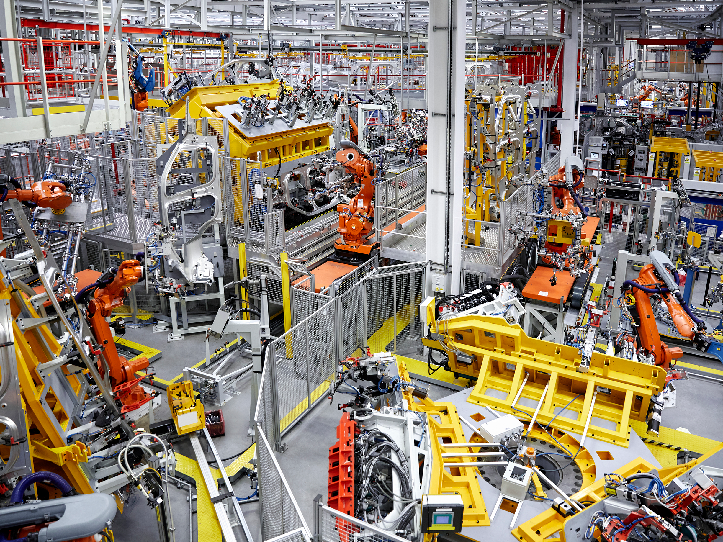 robots-large-scale-manufacturing