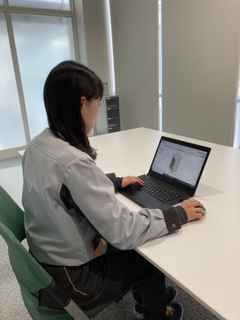 Fujifilm Engineering employee using Autodesk Fusion for 3D modeling